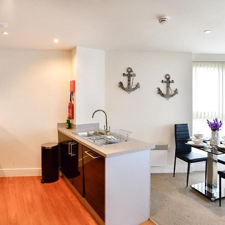 Meridian Quay Apartments, By Jsw Short Stay Суонси Экстерьер фото